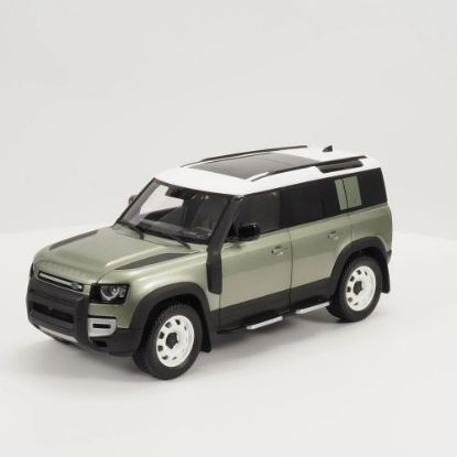 Picture of Land Rover Defender 110 Model 1:18 Scale in Green