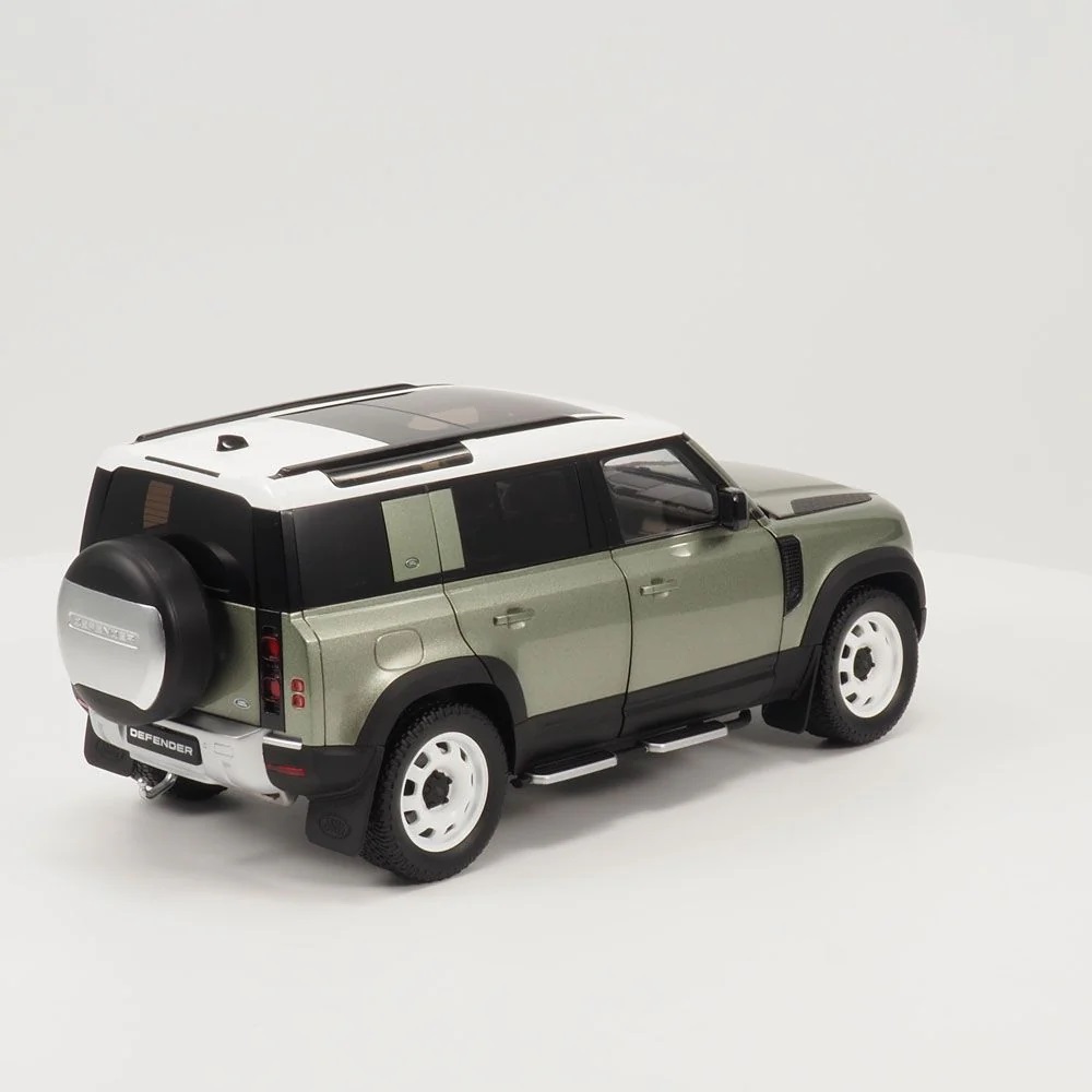 Picture of Defender 110 Model 1:18 Scale