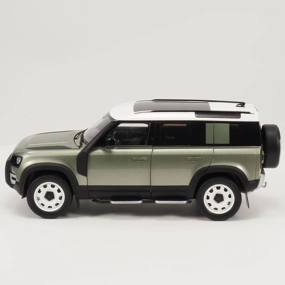 Picture of Defender 110 Model 1:18 Scale