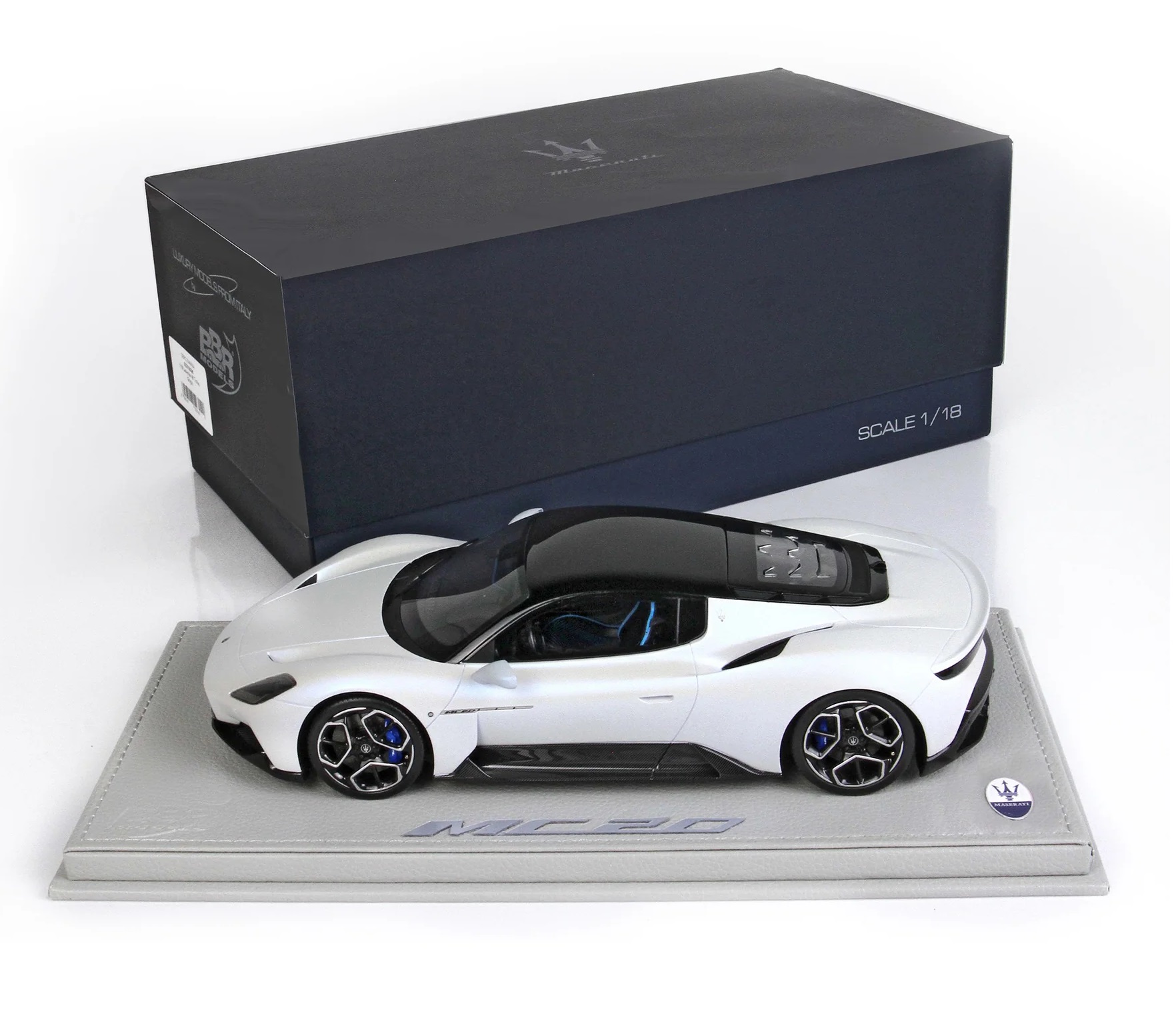 Picture of Maserati MC20 Model 1:18 Scale in Bianco Audace