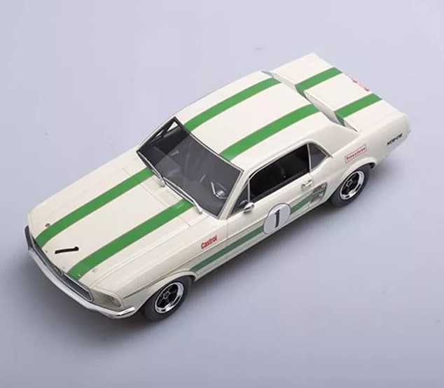 Picture of Ford Mustang 1968 ATCC Winner 1:18 Scale Model