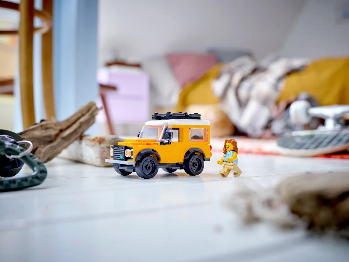 Picture of Land Rover Classic Defender Lego - Yellow