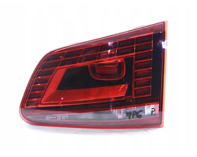 Picture of RH Tailgate Lamp VW Touareg 2010-18