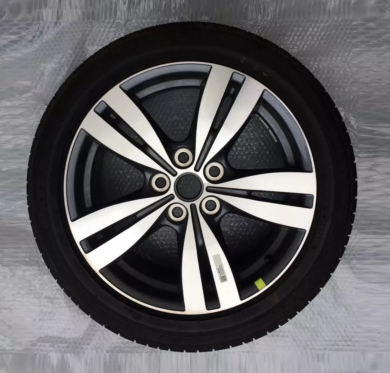 Picture of Alloy Wheel 18" VF Holden Commodore SV6